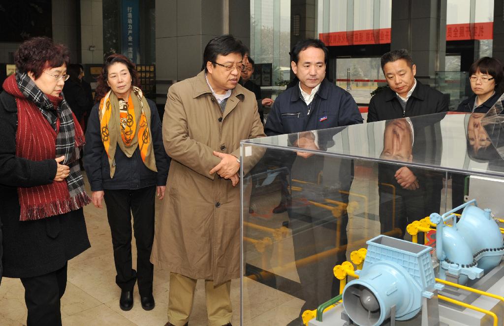 工信部副部长冯飞一行来jdb电子游戏调研